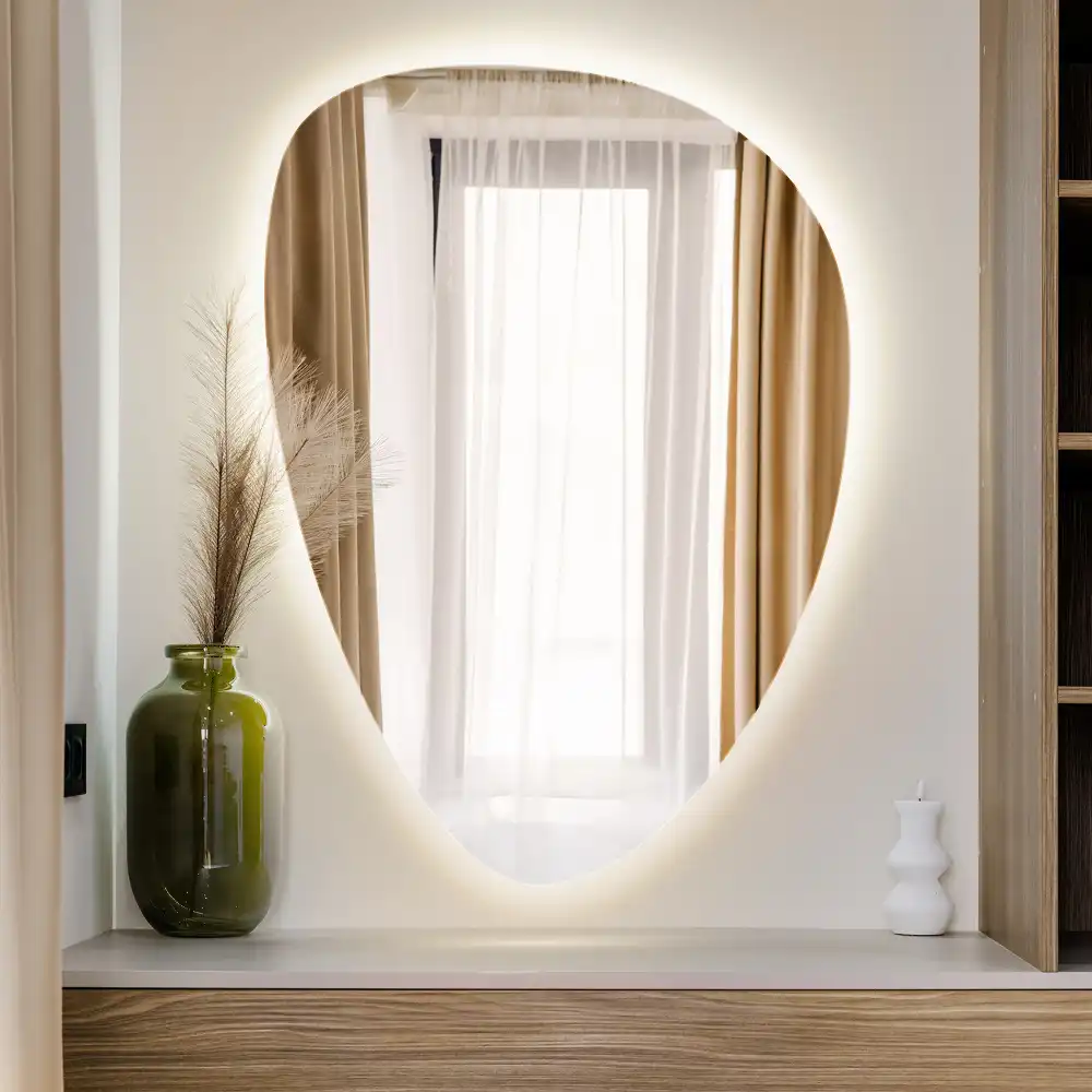 Oglindă cu formă de ou cu iluminare LED de perete