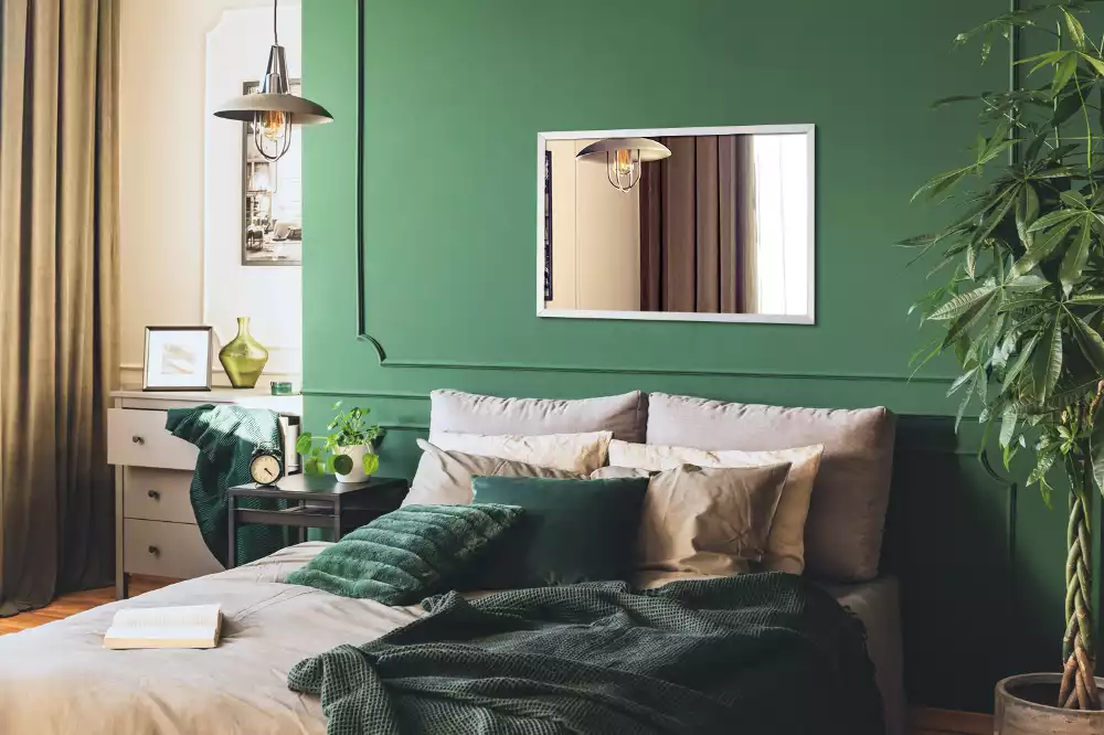 Oglindă dreptunghiulară decorativă cu ramă albă