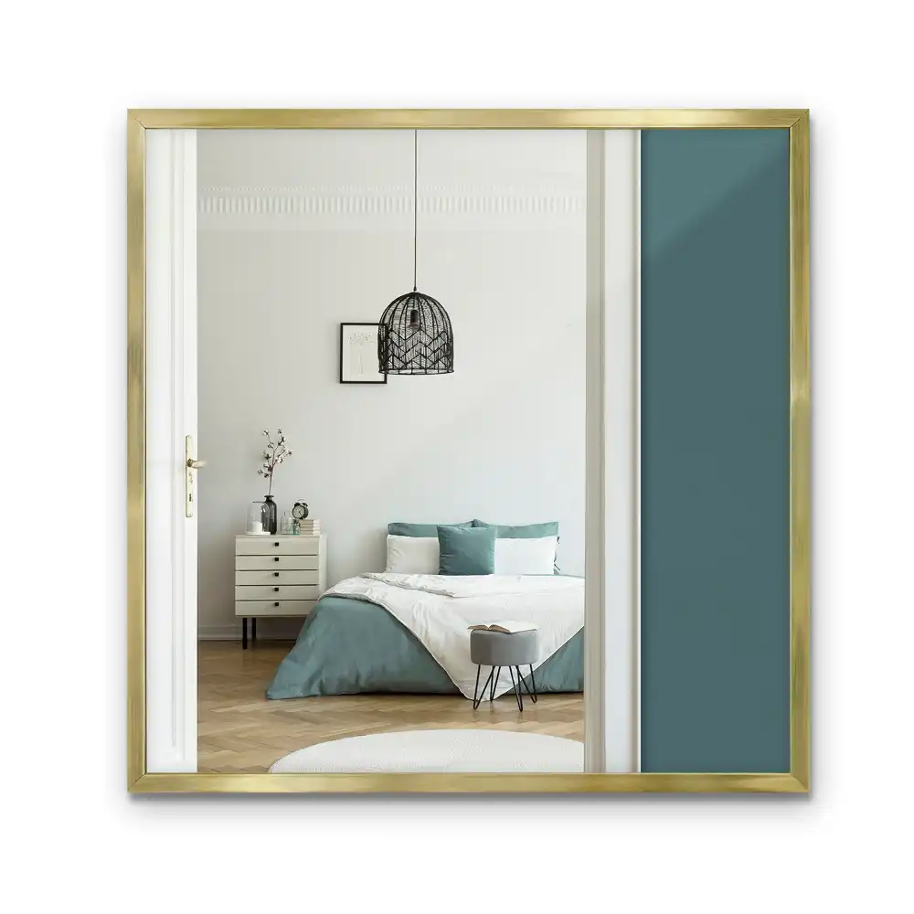 Oglindă dreptunghiulară de perete cu ramă aurie